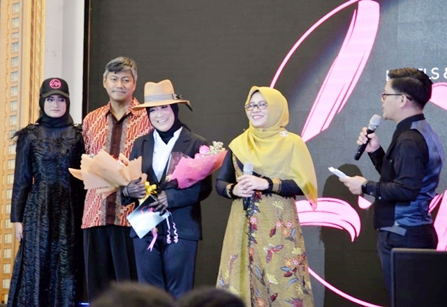 Dari HUT LNP ke-3: Hijabers Pun Berpeluang Luas Jadi Model Pro